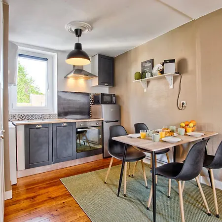 Nacre - 400m De La - Juno Apartmán *