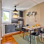 Nacre - 400m De La - Juno Apartman *